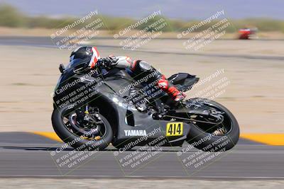 media/Oct-08-2022-SoCal Trackdays (Sat) [[1fc3beec89]]/Turn 16 (125pm)/